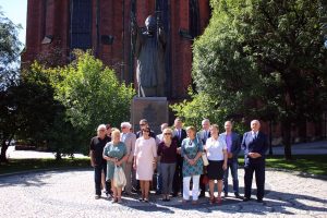 Delegacja Solidarności przy Pomniku Papieża (2)