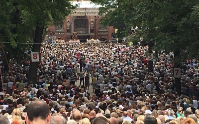 Abp Wiktor Skworc do kobiet: Troszczmy się i brońmy rodziny i godności człowieka