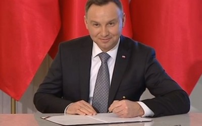 Radio Maryja: Niedziela 6 grudnia będzie handlowa. A. Bujara: 1 listopada zamykaliśmy cmentarze, żeby ludzie nie gromadzili się na otwartej przestrzeni. Teraz będą się gromadzili w zamkniętych pomieszczeniach bez ograniczeń