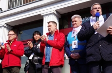 Pikieta „Solidarności” przed Urzędem Wojewódzkim w Gdańsku