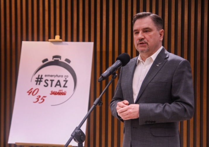 &quot;Dialog zaczął się psuć od momentu oddania pracy w ręce biznesu, czyli pana Gowina&quot;
