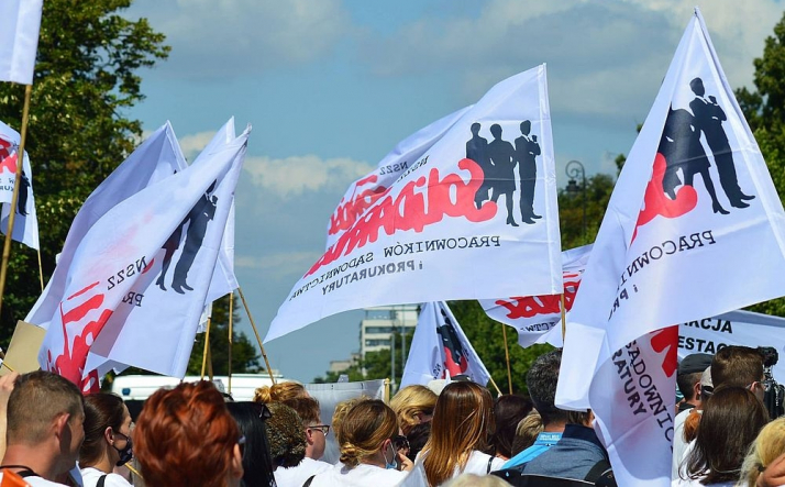 Albo podwyżki, albo protesty!
