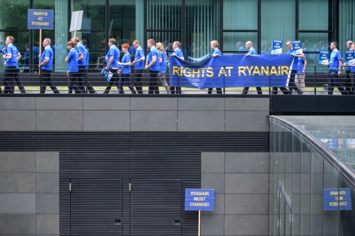 Ryanair musi respektować polskie prawo pracy!