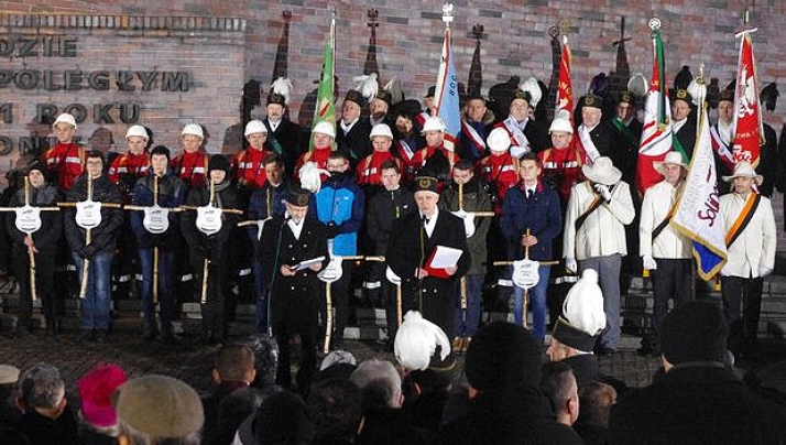 36. rocznica pacyfikacji w Kopalni &quot;Wujek&quot;. Hołd dziewięciu górnikom