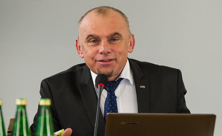 Ciężko pracujący człowiek powinien w niedzielę odpocząć z rodziną