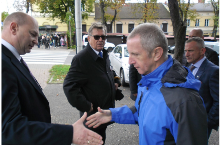 Fot. Na pierwszym planie z prawej - szef Solidarności w URSUSIE Chełmno Piotr Janowski i członkowie Prezydium ZR