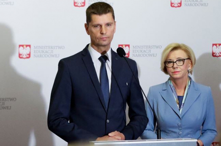&quot;Żądamy realizacji postulatów z 7 kwietnia!&quot;. Solidarność w ostrym liście do min. Piontkowskiego
