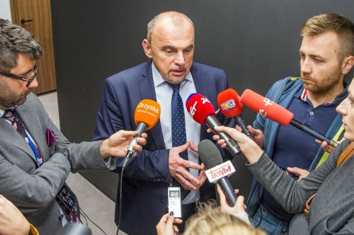 &quot;S&quot; naciska rząd ws. nowelizacji ustawy o wolnych niedzielach: &quot;Obchodzenie prawa jest niebezpieczne&quot;