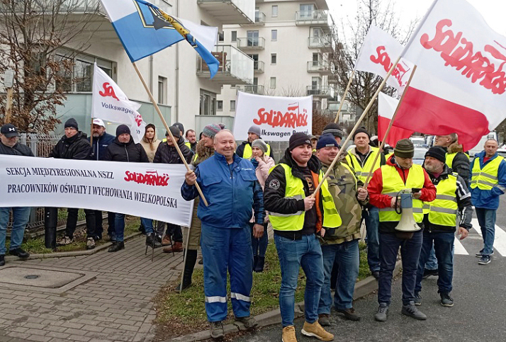pikieta pod siedzibą Wód Polskich w Poznaniu / foto. nadesłane
