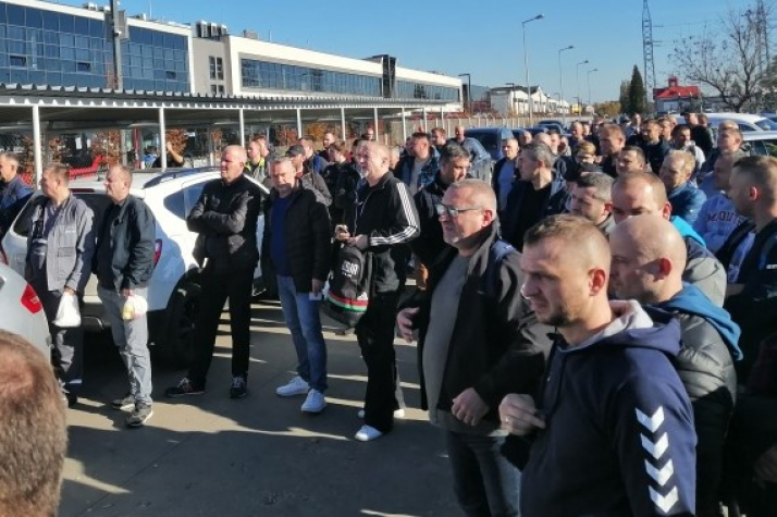 Pikieta Solidarności w MAN Bus
