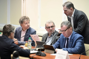 Solidarność: Przyszłoroczna płaca minimalna nie powinna być niższa niż 4350 zł brutto