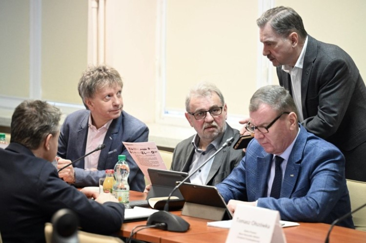 Solidarność: Przyszłoroczna płaca minimalna nie powinna być niższa niż 4350 zł brutto