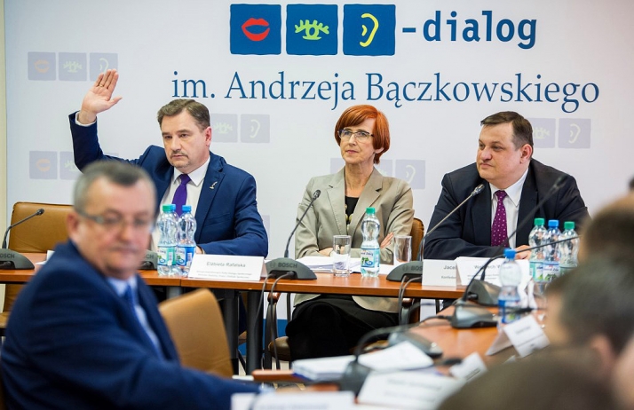 RDS: Plan Morawieckiego, płaca minimalna, ochrona polskiego hutnictwa