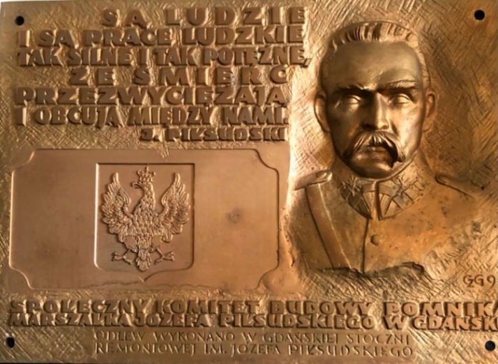 Odsłonięto i poświęcono tablicę Marszałka Józefa Piłsudskiego