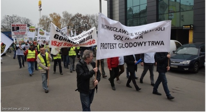 24 dzień głodówki w Solino. Demonstracja na ulicy
