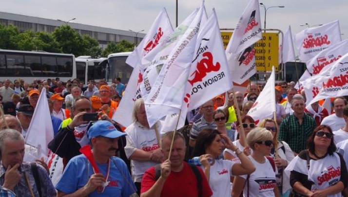 Robić, przynosić właścicielowi zyski i milczeć