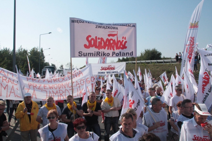 Pikieta w obronie zwolnionego związkowca w JYSK