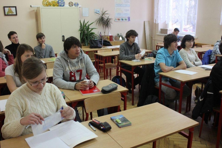 Co piąte dziecko z rodzin 3+ kończy szybko edukację