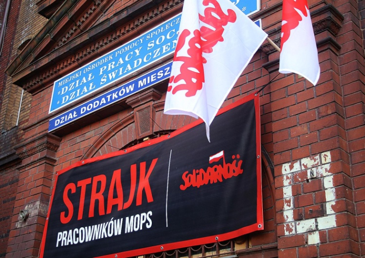 &quot;Decyzja pracowników jest jednoznaczna&quot;. Będzie strajk w legnickim MOPS i DPS!
