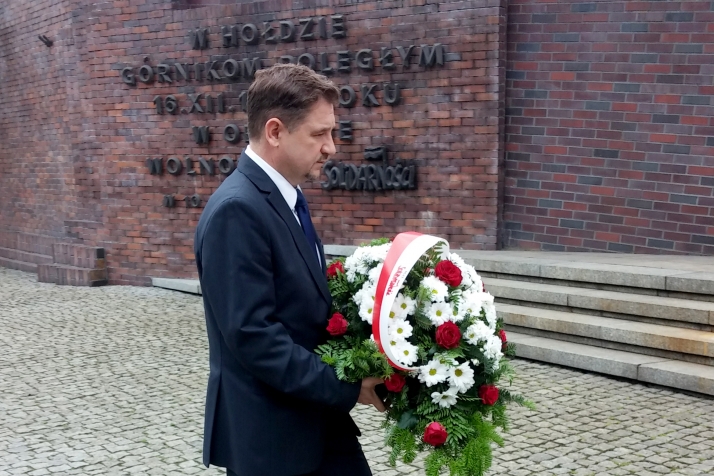 &quot;Państwowe obchody stają sie karykaturalne&quot;