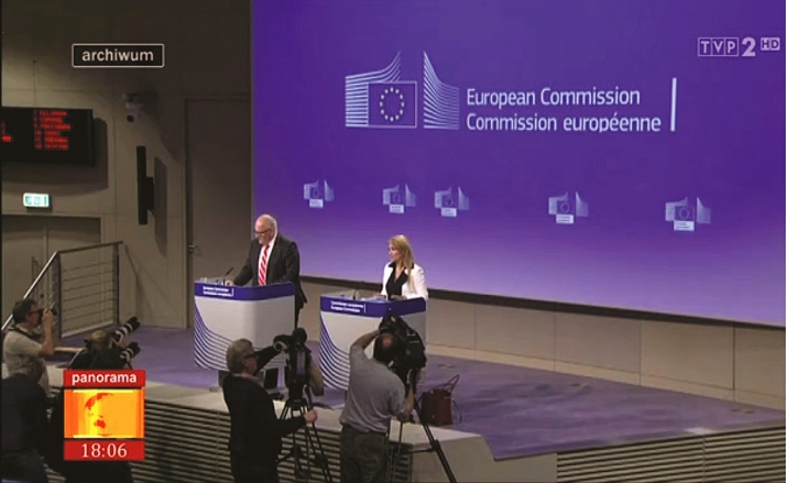 Czy Timmermans chce wydłużyć wiek emerytalny kobiet do 65 lat?