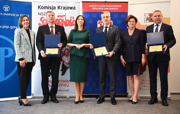 Podpisano porozumienia między centralami związkowymi a PIP / fot. M. Żegliński