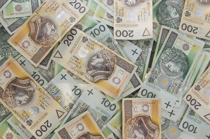 13 zł dla emeryta, 900 mln dla budżetu