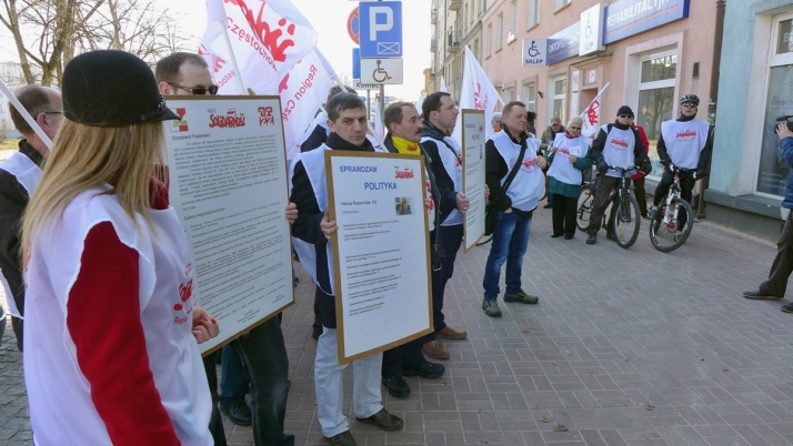 &quot;Chcemy rozmów o realnych problemach Polaków&quot;