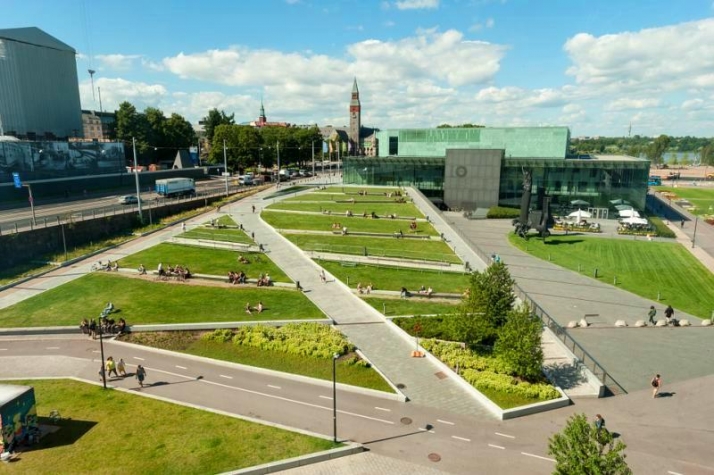 Od 2025 r. w Helsinkach całkowity zakaz używania samochodu