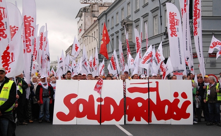 Pozorne rozszerzenie prawa do zrzeszania się w związki zawodowe?