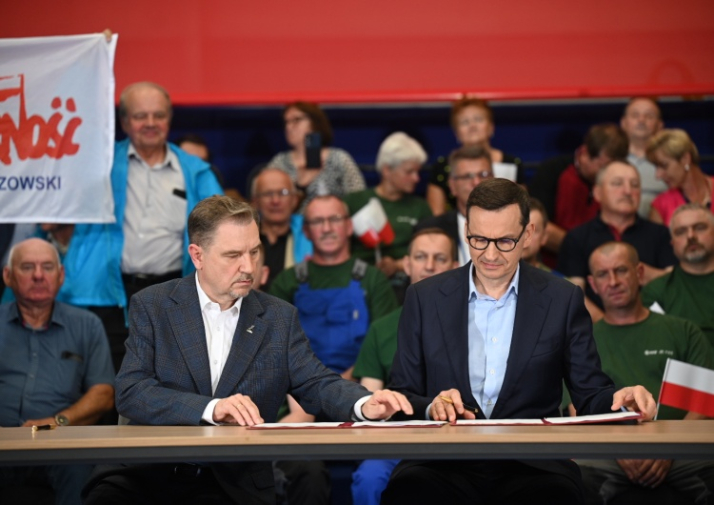 Podpisanie porozumienia pomiędzy NSZZ Solidarność a Rządem RP / fot. M. Żegliński