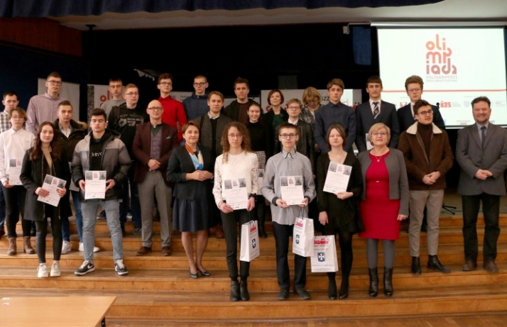 Uczniowie trzech liceów z Rzeszowa, Mielca i Sanoka finalistami wojewódzkiej Olimpiady Solidarności
