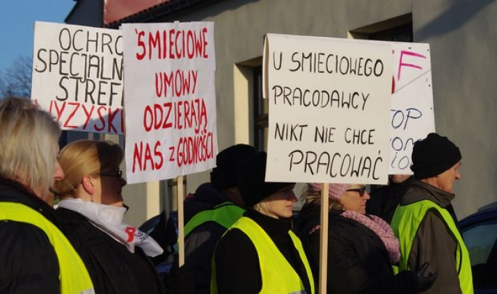 Pracownicy ochrony protestowali na rynku w Jaworznie