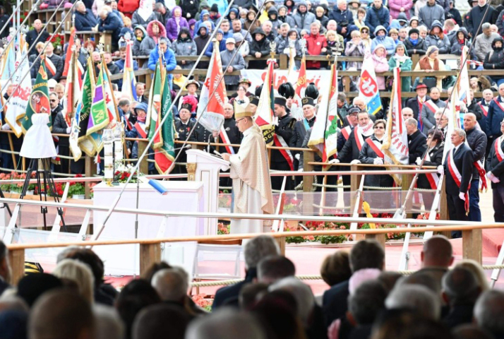 40. Pielgrzymka Ludzi Pracy. Bp Wiesław Śmigiel: Wobec potęgi Chrystusowej miłości zło jest bezradne
