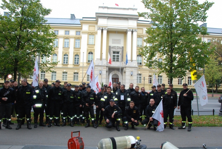 Strażacy zakończyli protest