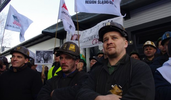 Górnicy z JSW zjechali strajkować pod ziemię