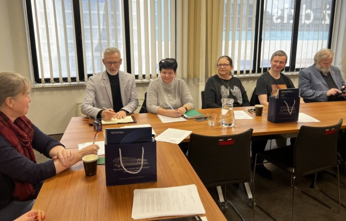 Urzędnicy upominają się o godne wynagrodzenia
