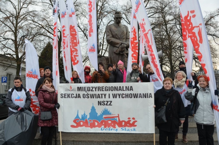 Stanowisko MSOiW. &quot;Próba skłócenia nauczycieli ze społeczeństwem&quot;
