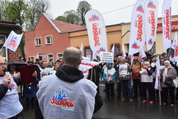 Zmierzch Zakładów Porcelany Stołowej „Karolina”? Pracownicy mówią DOŚĆ!