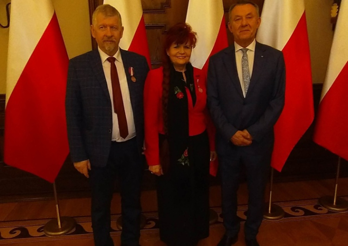Teresa Kowalska-Suchecka z łowickiej Solidarności odznaczona przez prezydenta Andrzeja Dudę