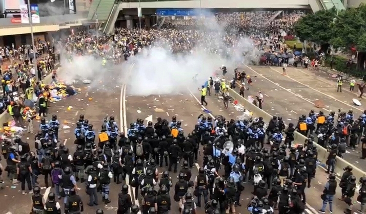 Koniec autonomii Hongkongu, mieszkańcy protestują!