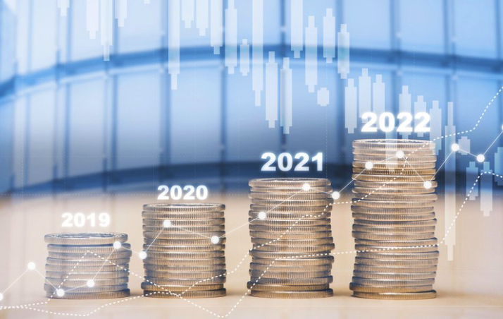 Przeciętny miesięczny dochód na osobę w 2022 r. wyniósł 2249,79 zł