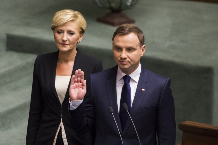 &quot;Tak mi dopomóż Bóg&quot;. Zaprzysiężenie i inauguracja prezydentury Andrzeja Dudy