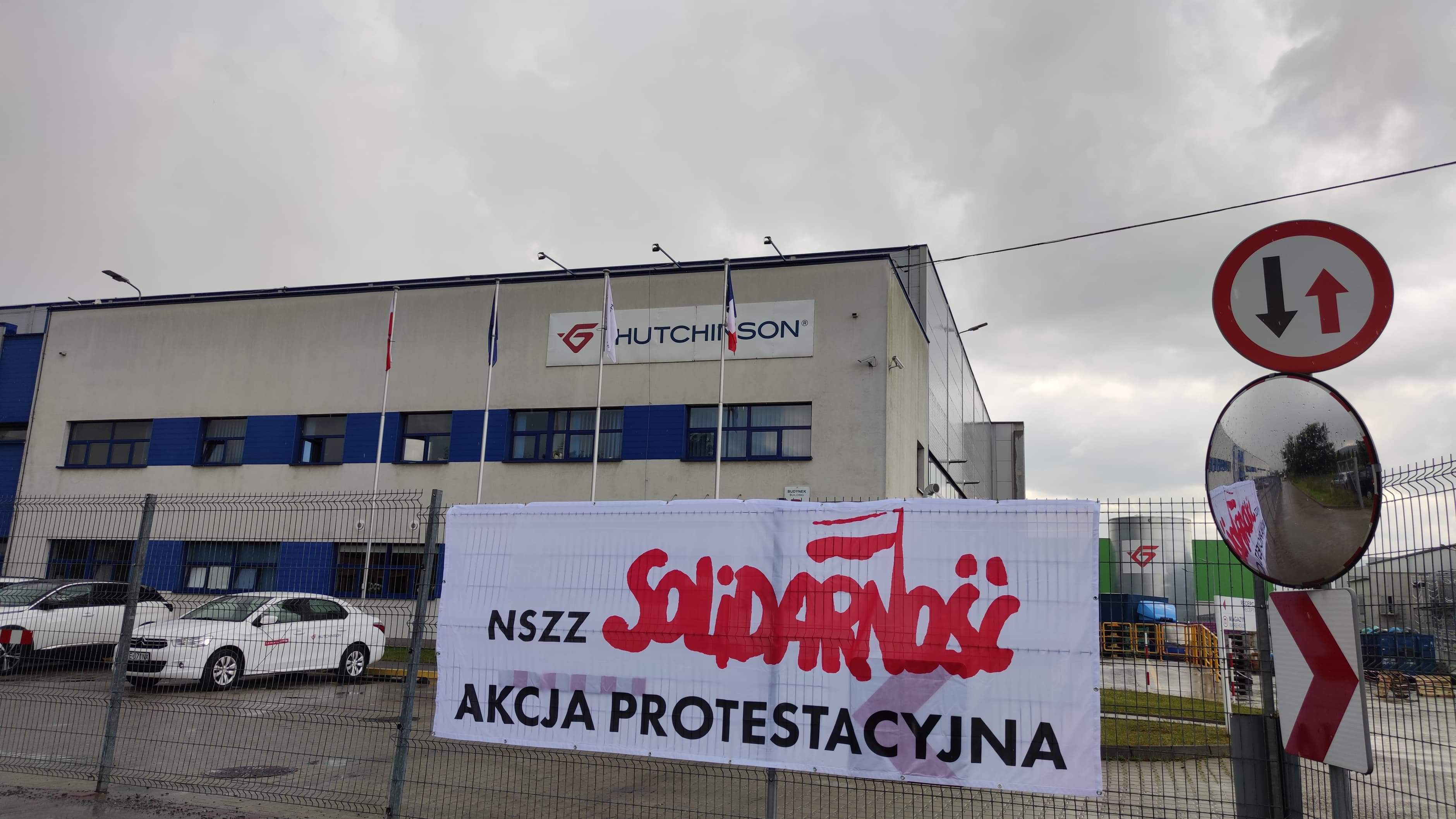 Strajk ostrzegawczy w żywieckim Hutchinsonie
