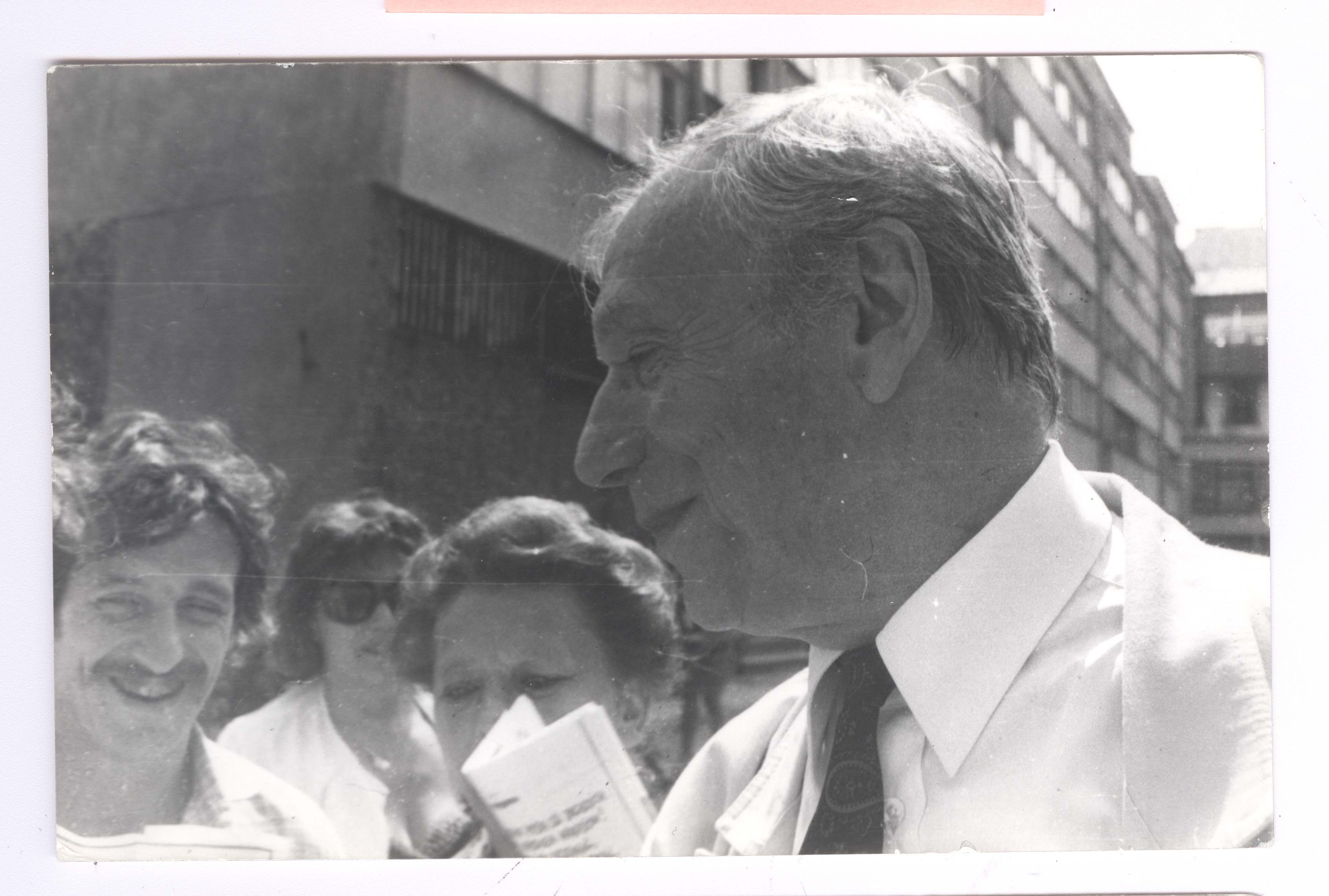 legnica Yves Montand