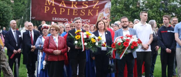 Marsz-Papieski-85