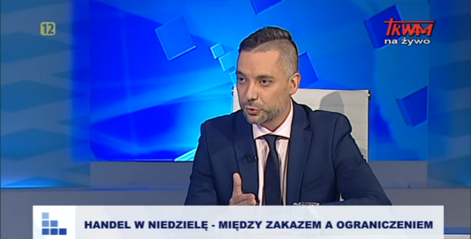 Handel w niedzielę – między zakazem a ograniczeniem