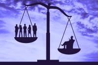 Mapa biedy i bogactwa. Ile Polacy mają w portfelu?