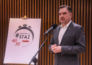&quot;Dialog zaczął się psuć od momentu oddania pracy w ręce biznesu, czyli pana Gowina&quot;