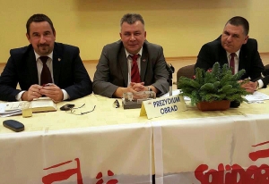 w środku nowy przewodniczący